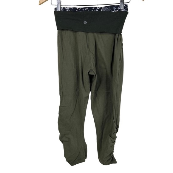 Lululemon Sunset Salutation Crop Size 2/ Fatigue Green Fold Over Waistband - Picture 6 of 9